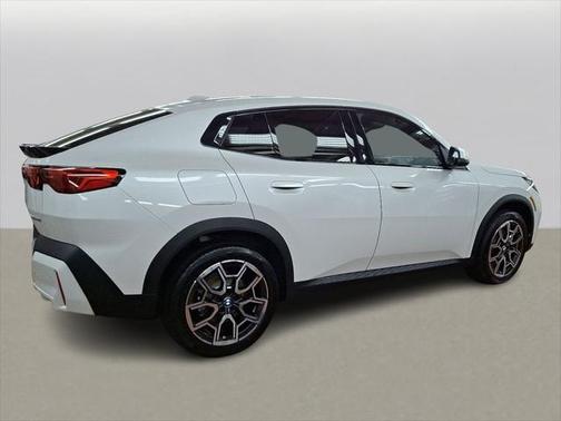 2025 BMW X2 xDrive28i