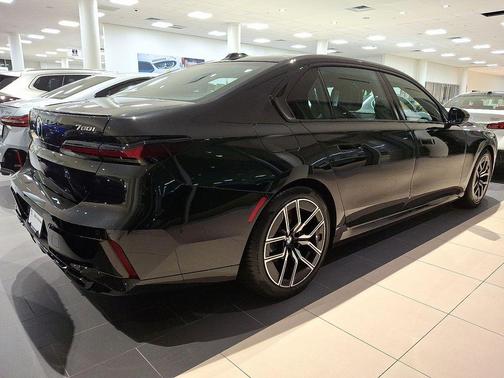 2025 BMW 760 i xDrive