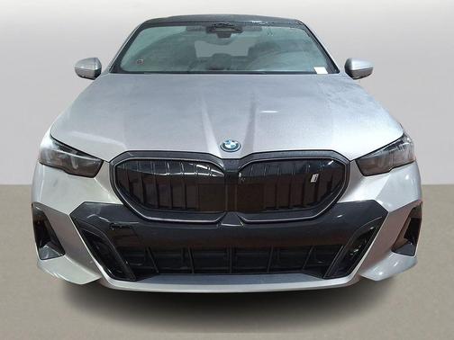 2025 BMW i5 xDrive40