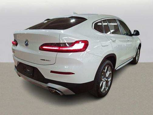 2023 BMW X4 xDrive30i