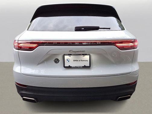 2023 Porsche Cayenne Base