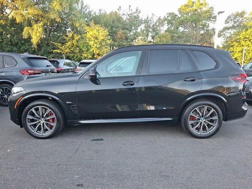 2025 BMW X5 M60i