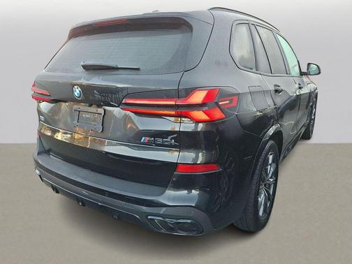 2025 BMW X5 M60i