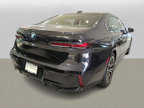 Black Sapphire Metallic 2025 BMW i7 eDrive50