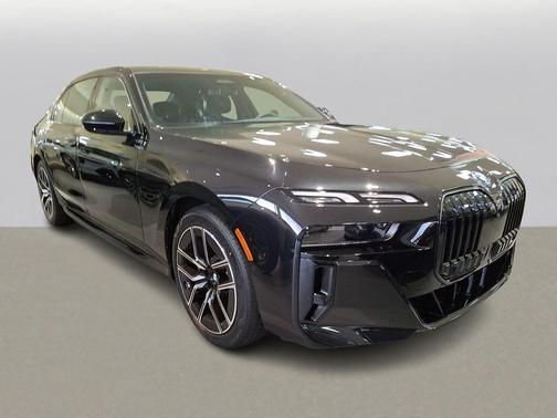 Black Sapphire Metallic 2025 BMW i7 eDrive50