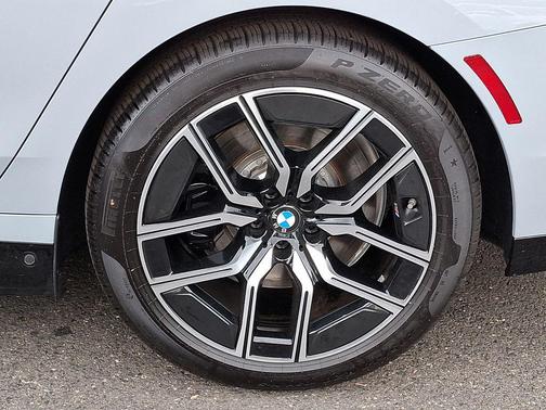 Gray 2026 BMW 750e i xDrive
