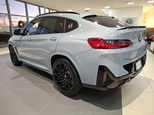 2025 BMW X4 M AWD