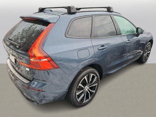 2023 Volvo XC60 Recharge Plug-In Hybrid T8 Plus Dark Theme