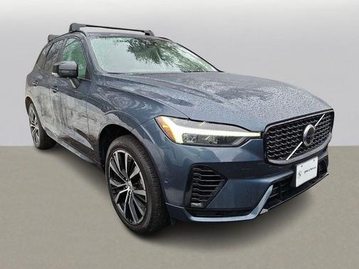 2023 Volvo XC60 Recharge Plug-In Hybrid T8 Plus Dark Theme