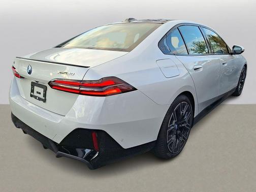 2025 BMW i5 xDrive40