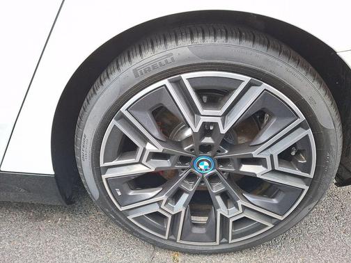 2025 BMW i5 xDrive40