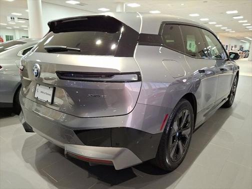 2025 BMW iX xDrive50