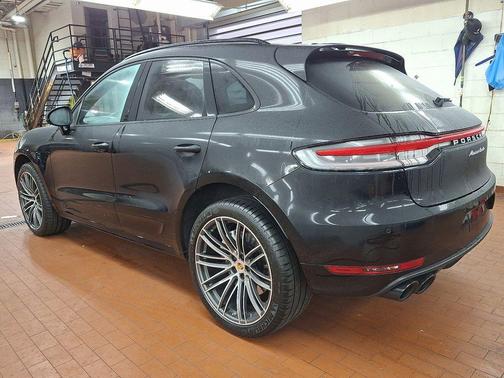 2021 Porsche Macan Turbo