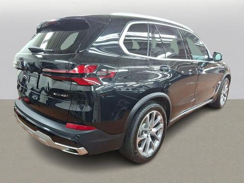 Black Sapphire Metallic 2024 BMW X5 xDrive40i