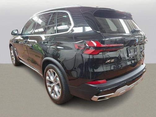 Black Sapphire Metallic 2024 BMW X5 xDrive40i