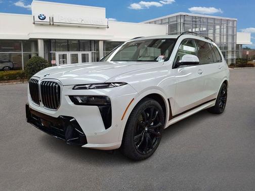 Mineral White Metallic 2024 BMW X7 xDrive40i