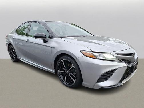Midnight Black Metallic 2018 Toyota Camry XSE