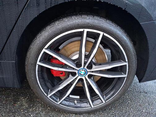 2024 BMW 330e xDrive