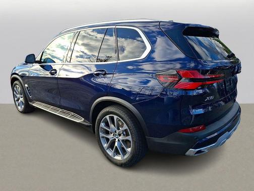 Tanzanite Blue II Metallic 2024 BMW X5 xDrive40i