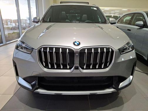 Space Silver Metallic 2026 BMW X1 xDrive28i