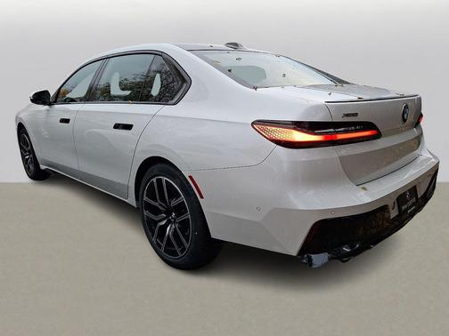 2023 BMW 760 i xDrive