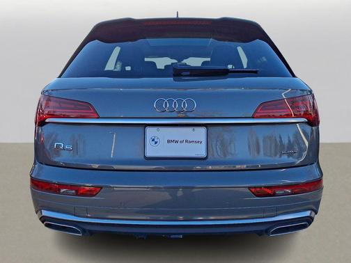Chronos Gray Metallic 2023 Audi Q5 e 55 S line Premium Plus