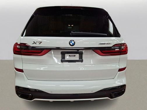 Alpine White 2021 BMW X7 xDrive40i