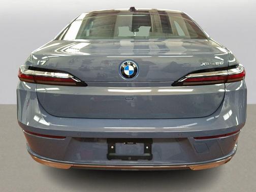 2025 BMW i7 xDrive60