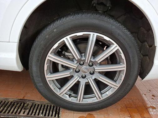 2019 Audi Q7 55 Premium Plus