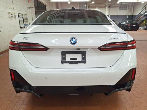 2025 BMW i5 xDrive40