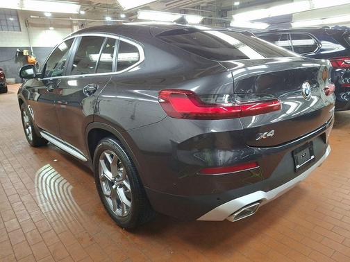 2025 BMW X4 xDrive30i