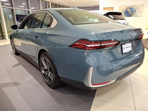 2026 BMW 530 i xDrive