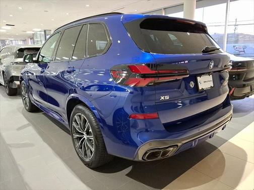 2025 BMW X5 M60i