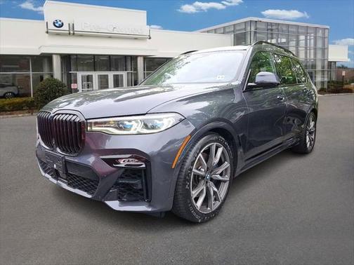 2022 BMW X7 M50i
