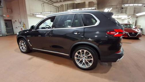 2025 BMW X5 xDrive40i