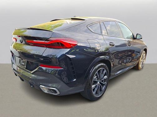 Carbon Black Metallic 2024 BMW X6 xDrive40i