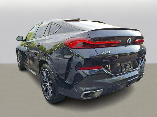 Carbon Black Metallic 2024 BMW X6 xDrive40i