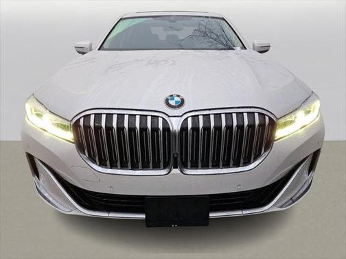2022 BMW 740 i xDrive