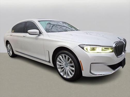 2022 BMW 740 i xDrive