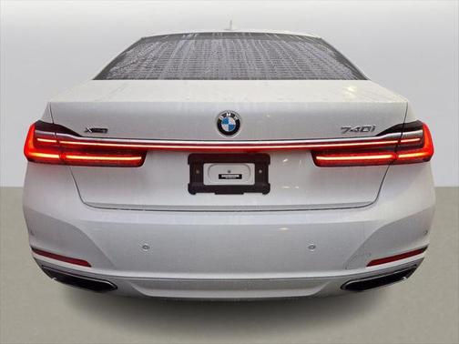 2022 BMW 740 i xDrive