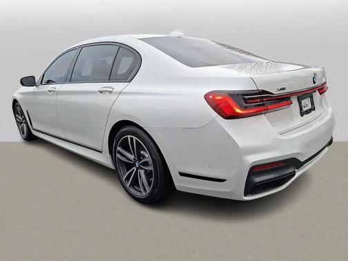 2022 BMW 750 i xDrive