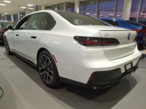 2025 BMW i7 eDrive50
