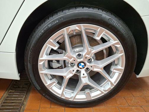 Alpine White 2025 BMW 330 xDrive