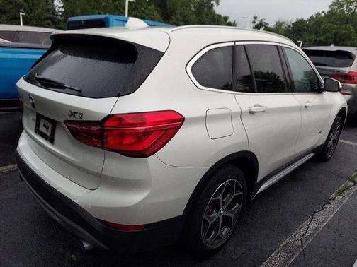 Photo 4 of 21 of 2017 BMW X1 xDrive 28i