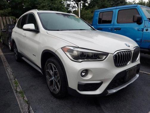 Photo 3 of 21 of 2017 BMW X1 xDrive 28i