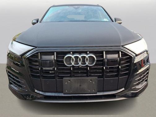 2023 Audi Q7 45 Premium Plus