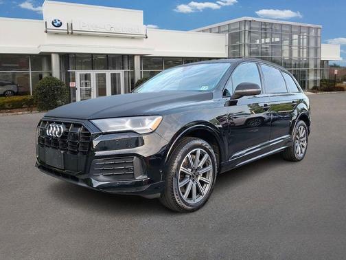 2023 Audi Q7 45 Premium Plus