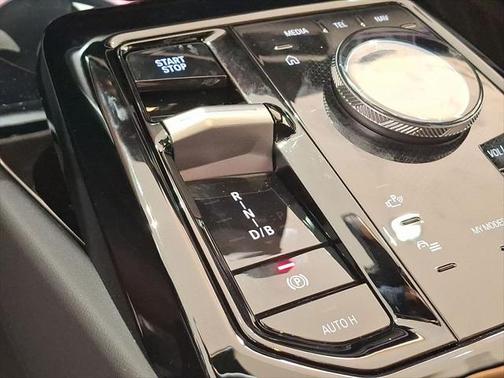 2025 BMW i5 xDrive40