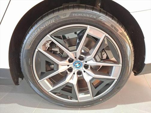 2025 BMW i5 xDrive40