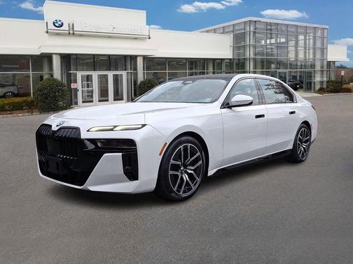 2023 BMW 740 i